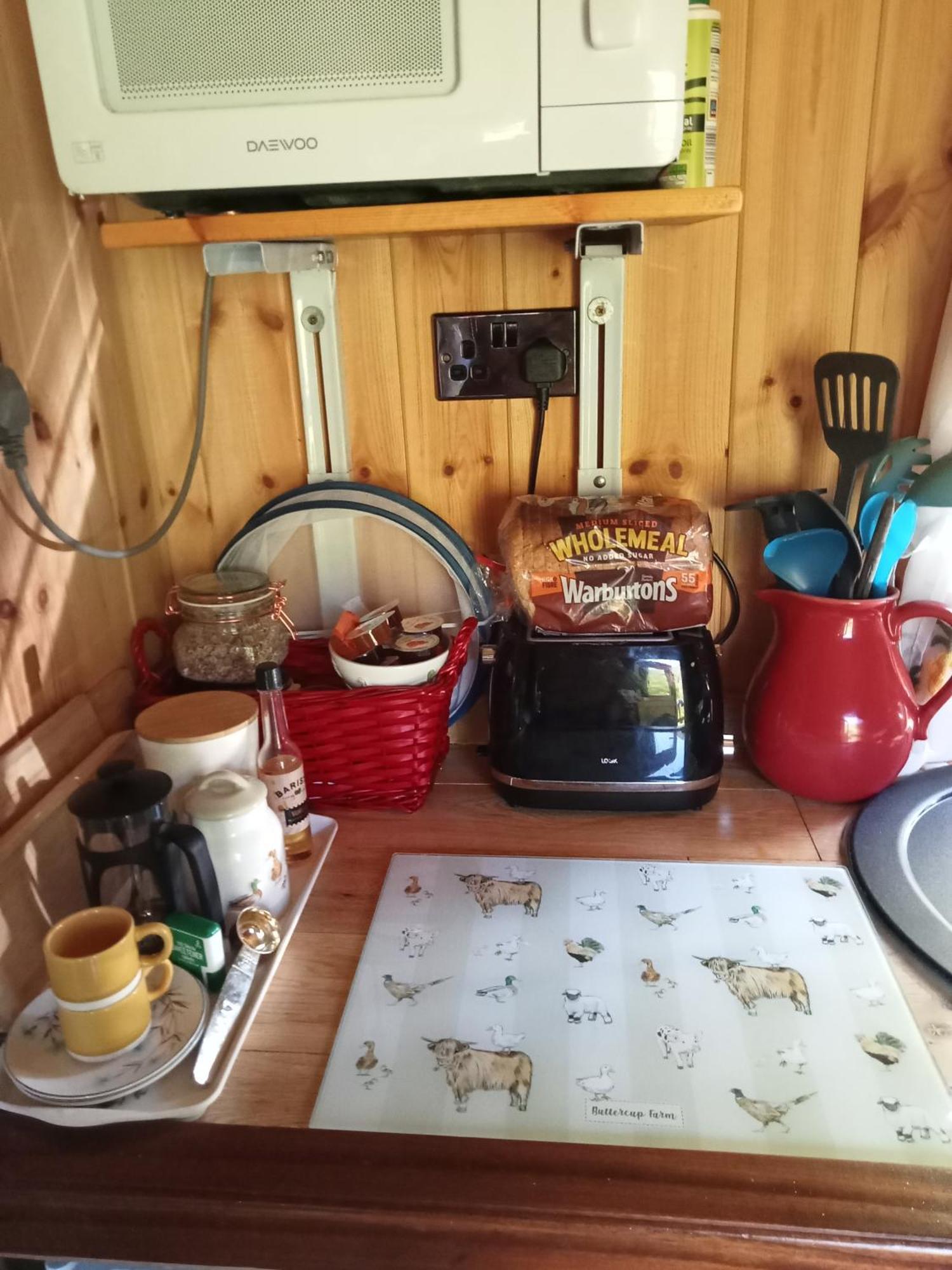'Morris' The Shepherd'S Hut And Woodland Hot Tub Experience Carmarthen Exteriör bild